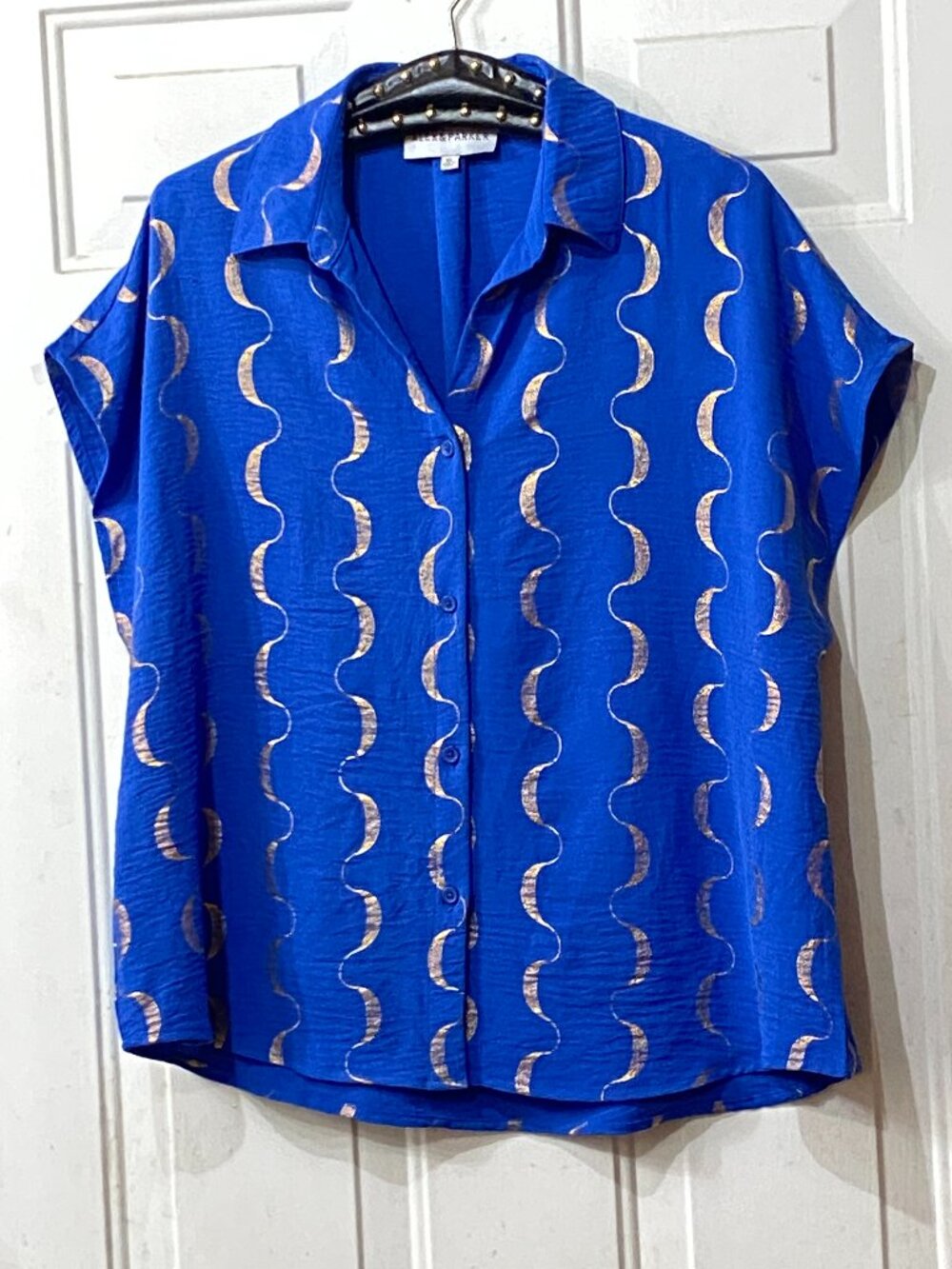 Alex & Parker Sz XL Blouse Button Up Cap Sleeve Blue/Gold Waves